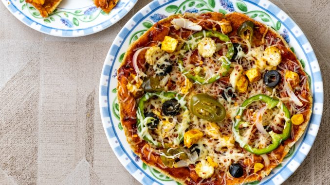 Enkla recept på smakrika pizzor med härliga toppings illustration
