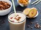 Hälsosamma smoothiebowls med exotiska frukter illustration