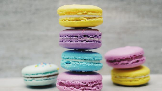 höstäpplen i en läcker kramig dessert illustration